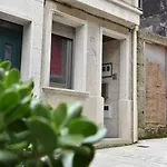 Casa Punta Balea, En El Centro Cangas